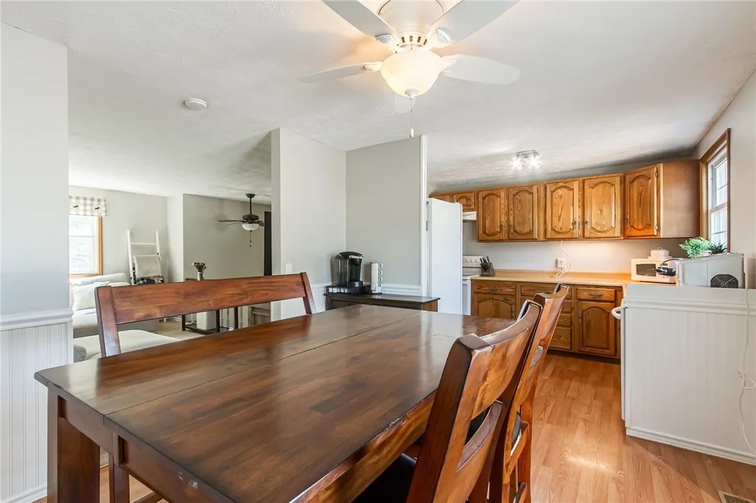 5715 Dalton Drive, Farmington, New York 14425, Farmington, New York 14425, 4 Bedrooms Bedrooms, 8 Rooms Rooms,2 BathroomsBathrooms,Residential,Closed,5715 Dalton Drive, Farmington, New York 14425,0,R1635952