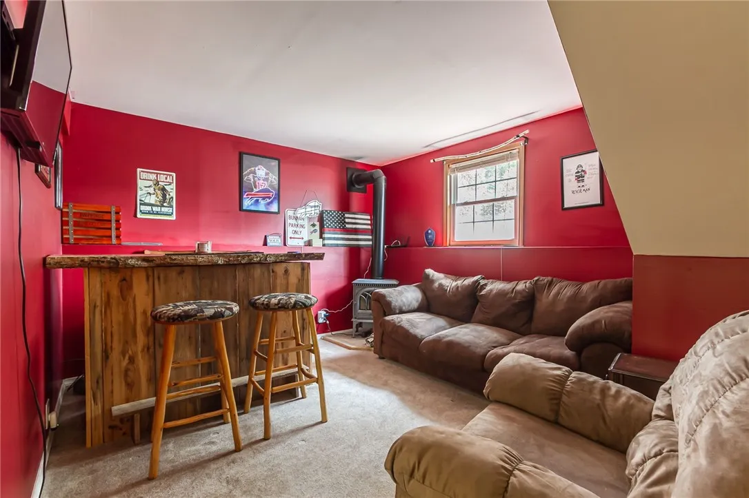 5715 Dalton Drive, Farmington, New York 14425, Farmington, New York 14425, 4 Bedrooms Bedrooms, 8 Rooms Rooms,2 BathroomsBathrooms,Residential,Closed,5715 Dalton Drive, Farmington, New York 14425,0,R1635952