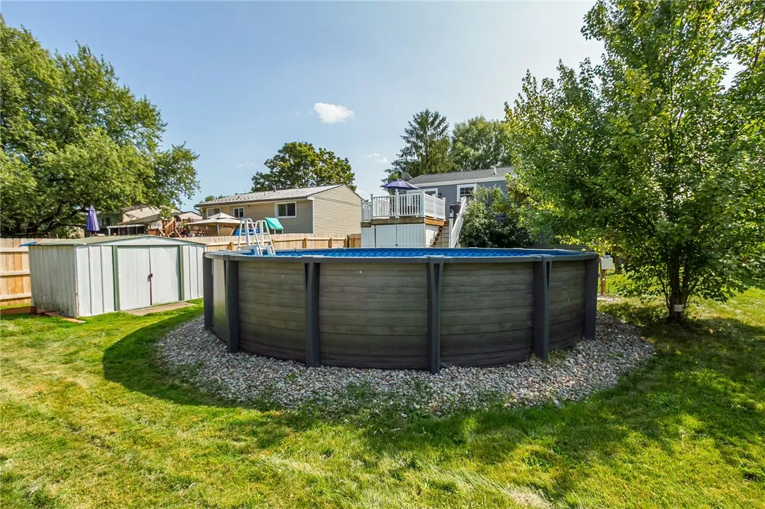 5715 Dalton Drive, Farmington, New York 14425, Farmington, New York 14425, 4 Bedrooms Bedrooms, 8 Rooms Rooms,2 BathroomsBathrooms,Residential,Closed,5715 Dalton Drive, Farmington, New York 14425,0,R1635952