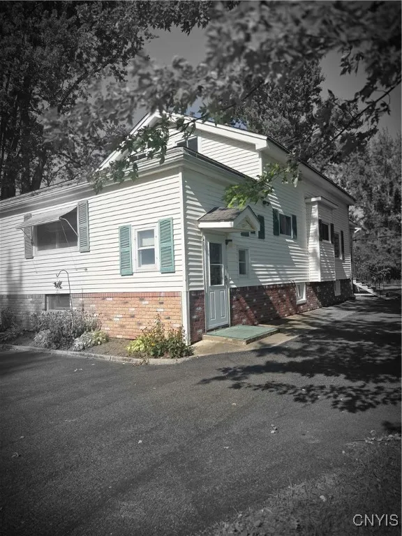 Right rear view of home