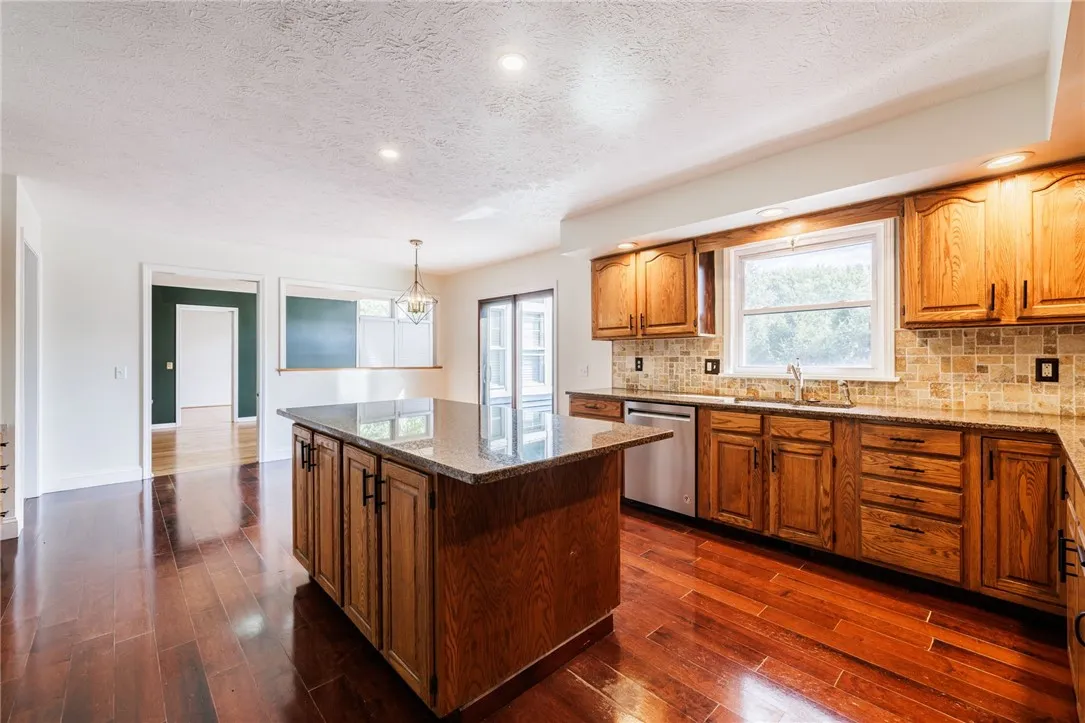 1 Waycross Road, Perinton, New York 14450, Perinton, New York 14450, 4 Bedrooms Bedrooms, 12 Rooms Rooms,2 BathroomsBathrooms,Residential,Closed,1 Waycross Road, Perinton, New York 14450,0,R1637123