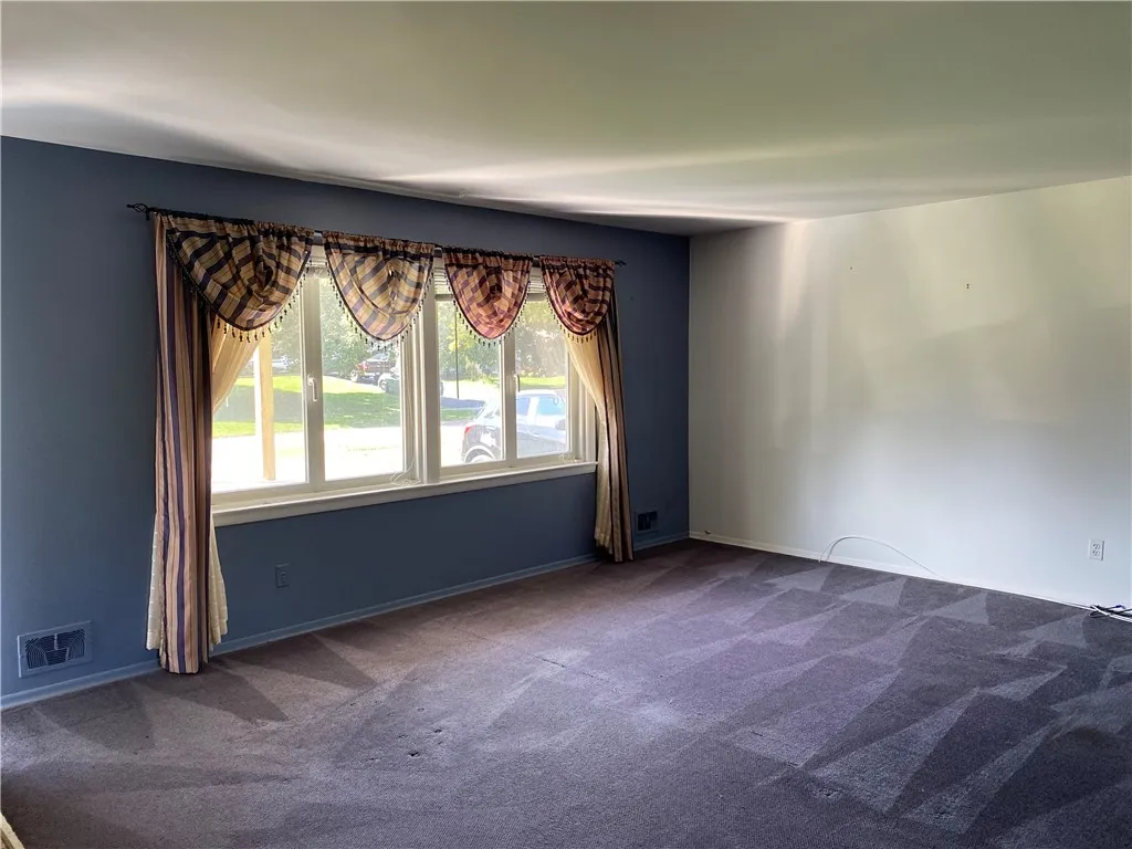 192 Summit Hill Drive, Greece, New York 14612, Greece, New York 14612, 3 Bedrooms Bedrooms, 7 Rooms Rooms,1 BathroomBathrooms,Residential,Closed,192 Summit Hill Drive, Greece, New York 14612,0,R1636705