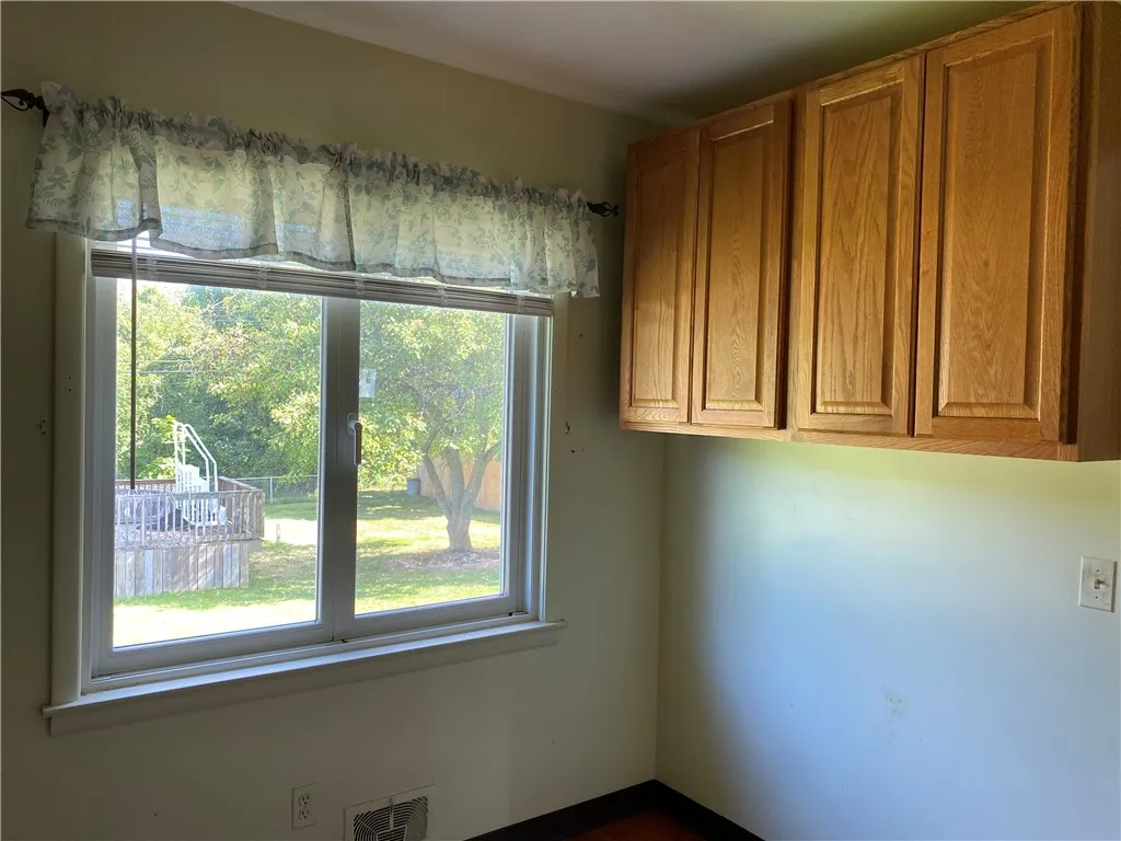192 Summit Hill Drive, Greece, New York 14612, Greece, New York 14612, 3 Bedrooms Bedrooms, 7 Rooms Rooms,1 BathroomBathrooms,Residential,Closed,192 Summit Hill Drive, Greece, New York 14612,0,R1636705