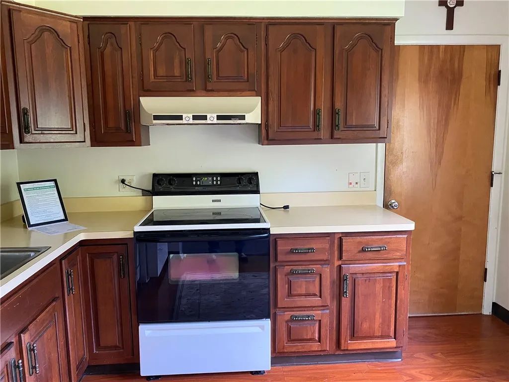 192 Summit Hill Drive, Greece, New York 14612, Greece, New York 14612, 3 Bedrooms Bedrooms, 7 Rooms Rooms,1 BathroomBathrooms,Residential,Closed,192 Summit Hill Drive, Greece, New York 14612,0,R1636705
