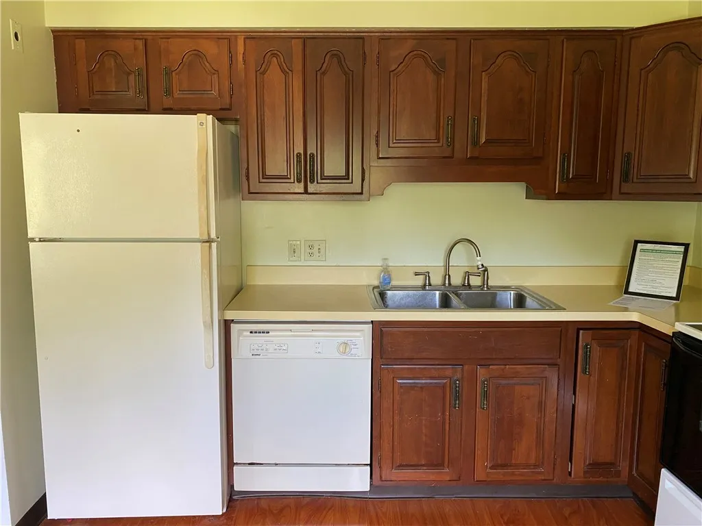 192 Summit Hill Drive, Greece, New York 14612, Greece, New York 14612, 3 Bedrooms Bedrooms, 7 Rooms Rooms,1 BathroomBathrooms,Residential,Closed,192 Summit Hill Drive, Greece, New York 14612,0,R1636705