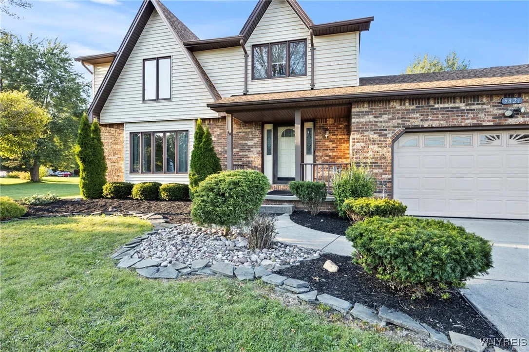 5821 Dunnigan Road, Pendleton, New York 14094, Pendleton, New York 14094, 4 Bedrooms Bedrooms, 12 Rooms Rooms,2 BathroomsBathrooms,Residential,Closed,5821 Dunnigan Road, Pendleton, New York 14094,0,B1637197