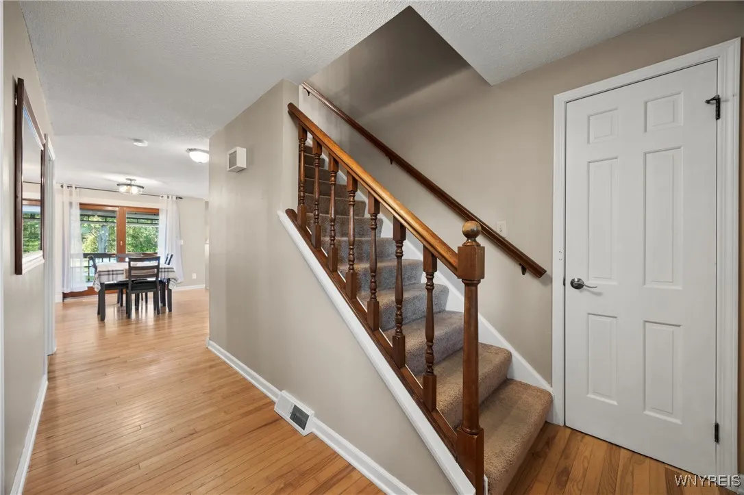 5821 Dunnigan Road, Pendleton, New York 14094, Pendleton, New York 14094, 4 Bedrooms Bedrooms, 12 Rooms Rooms,2 BathroomsBathrooms,Residential,Closed,5821 Dunnigan Road, Pendleton, New York 14094,0,B1637197