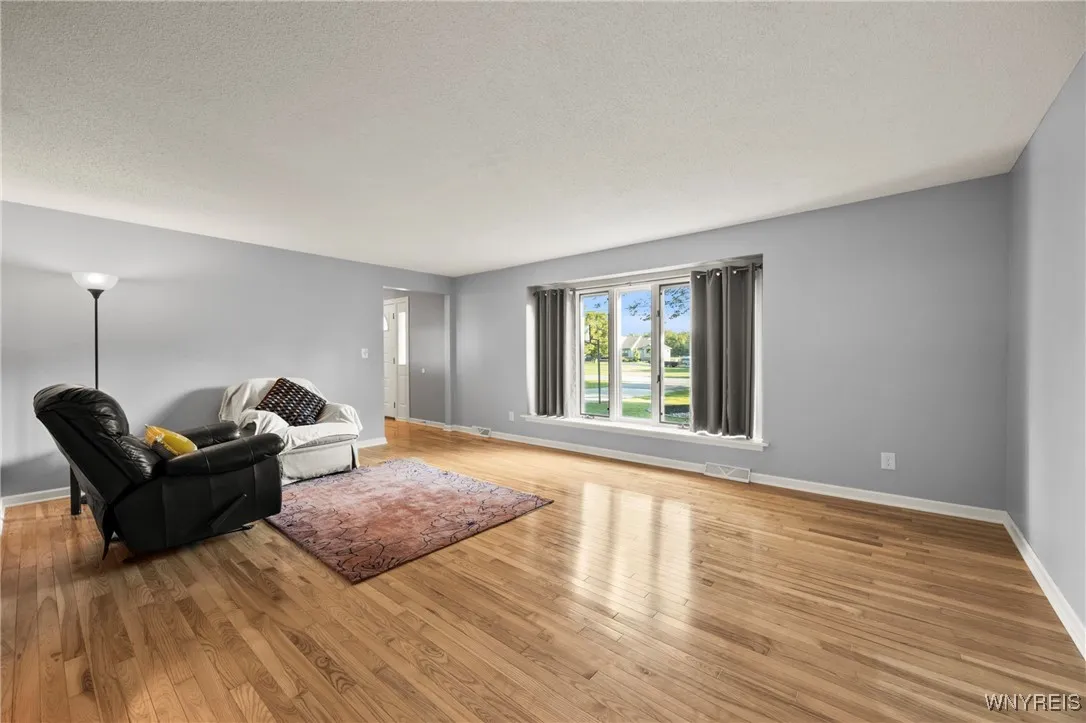 5821 Dunnigan Road, Pendleton, New York 14094, Pendleton, New York 14094, 4 Bedrooms Bedrooms, 12 Rooms Rooms,2 BathroomsBathrooms,Residential,Closed,5821 Dunnigan Road, Pendleton, New York 14094,0,B1637197