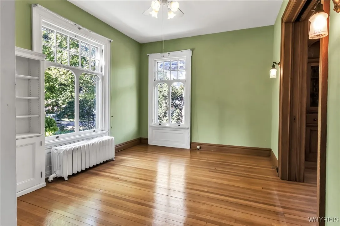 33 Summit Avenue, Buffalo, New York 14214, Buffalo, New York 14214, 4 Bedrooms Bedrooms, 11 Rooms Rooms,2 BathroomsBathrooms,Residential,Closed,33 Summit Avenue, Buffalo, New York 14214,0,B1637026