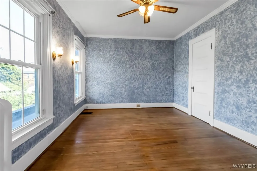 33 Summit Avenue, Buffalo, New York 14214, Buffalo, New York 14214, 4 Bedrooms Bedrooms, 11 Rooms Rooms,2 BathroomsBathrooms,Residential,Closed,33 Summit Avenue, Buffalo, New York 14214,0,B1637026