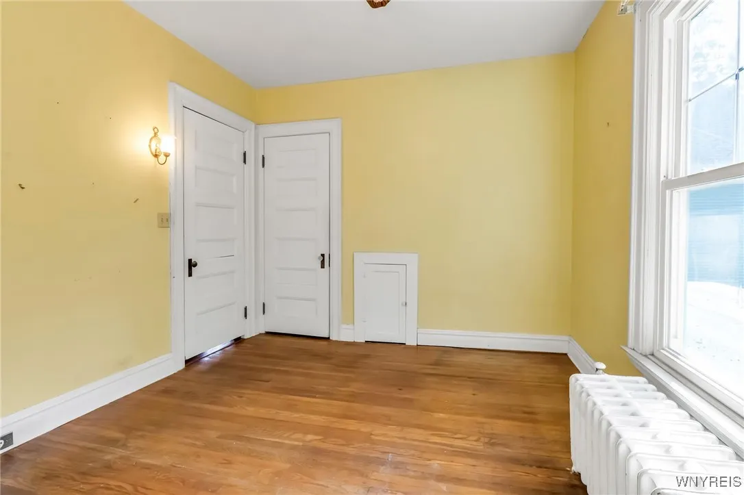 33 Summit Avenue, Buffalo, New York 14214, Buffalo, New York 14214, 4 Bedrooms Bedrooms, 11 Rooms Rooms,2 BathroomsBathrooms,Residential,Closed,33 Summit Avenue, Buffalo, New York 14214,0,B1637026