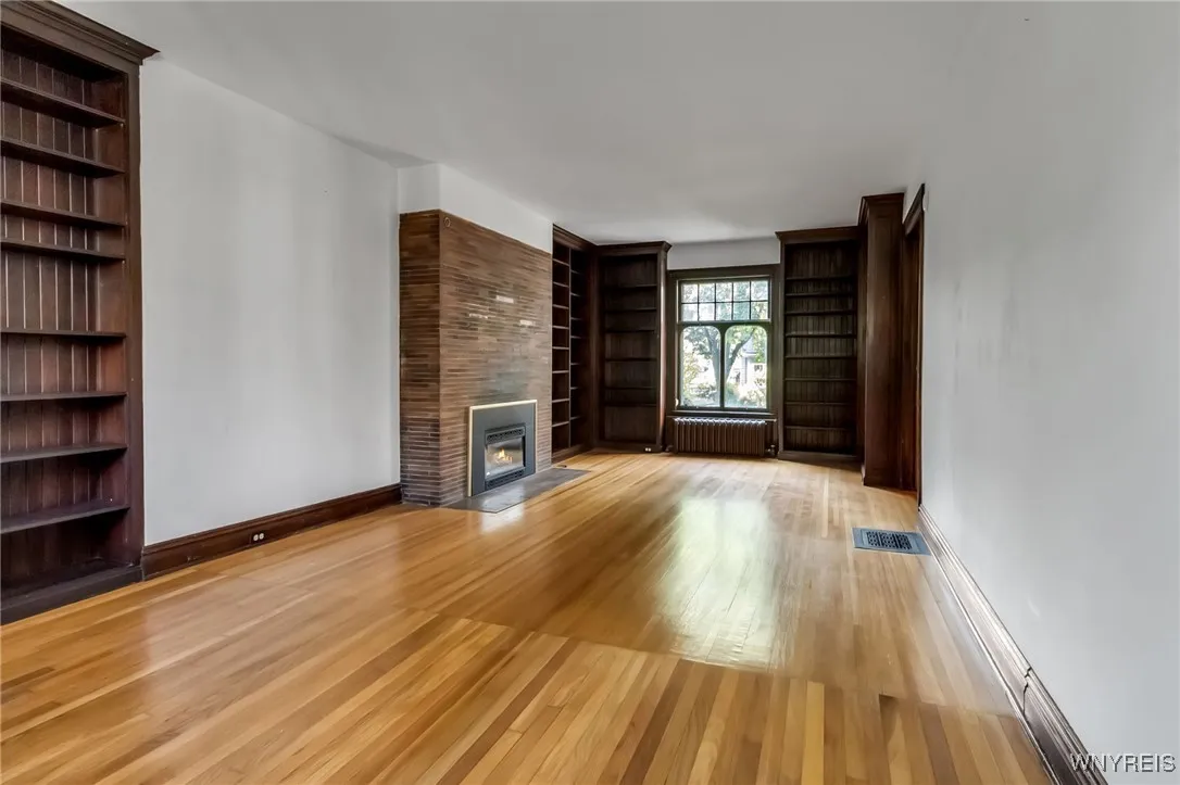 33 Summit Avenue, Buffalo, New York 14214, Buffalo, New York 14214, 4 Bedrooms Bedrooms, 11 Rooms Rooms,2 BathroomsBathrooms,Residential,Closed,33 Summit Avenue, Buffalo, New York 14214,0,B1637026