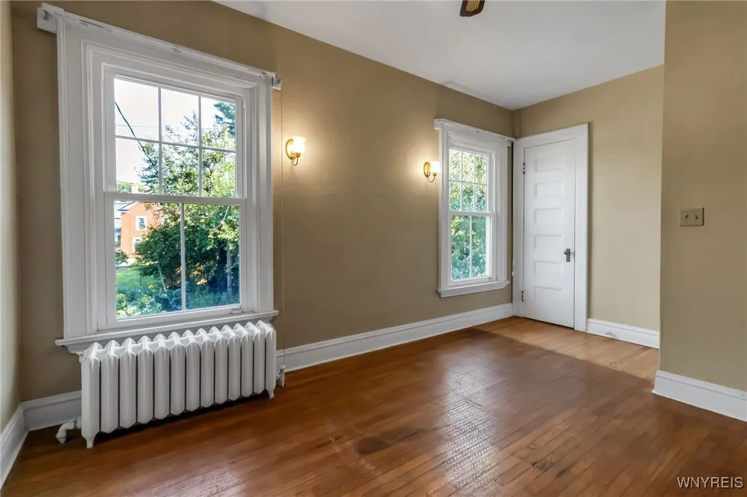 33 Summit Avenue, Buffalo, New York 14214, Buffalo, New York 14214, 4 Bedrooms Bedrooms, 11 Rooms Rooms,2 BathroomsBathrooms,Residential,Closed,33 Summit Avenue, Buffalo, New York 14214,0,B1637026