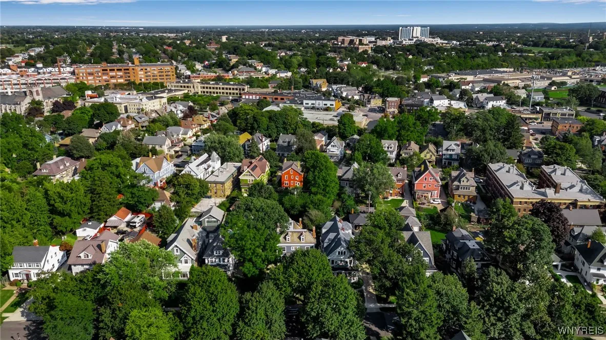 33 Summit Avenue, Buffalo, New York 14214, Buffalo, New York 14214, 4 Bedrooms Bedrooms, 11 Rooms Rooms,2 BathroomsBathrooms,Residential,Closed,33 Summit Avenue, Buffalo, New York 14214,0,B1637026
