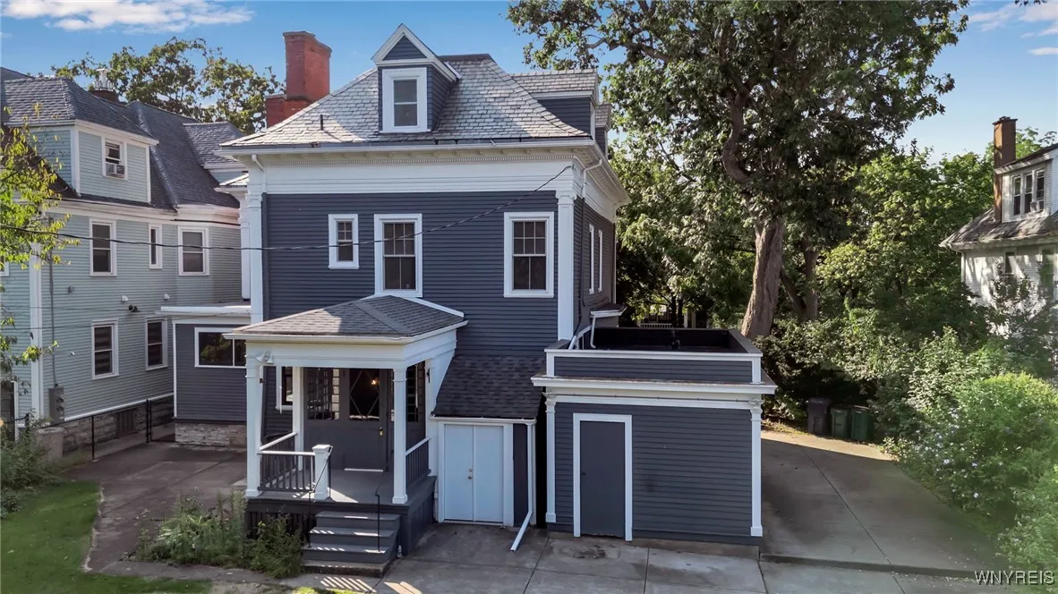 33 Summit Avenue, Buffalo, New York 14214, Buffalo, New York 14214, 4 Bedrooms Bedrooms, 11 Rooms Rooms,2 BathroomsBathrooms,Residential,Closed,33 Summit Avenue, Buffalo, New York 14214,0,B1637026