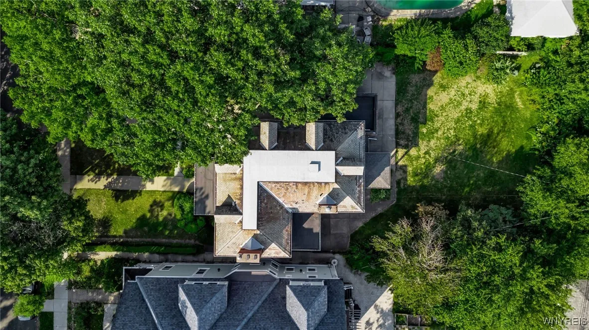 33 Summit Avenue, Buffalo, New York 14214, Buffalo, New York 14214, 4 Bedrooms Bedrooms, 11 Rooms Rooms,2 BathroomsBathrooms,Residential,Closed,33 Summit Avenue, Buffalo, New York 14214,0,B1637026