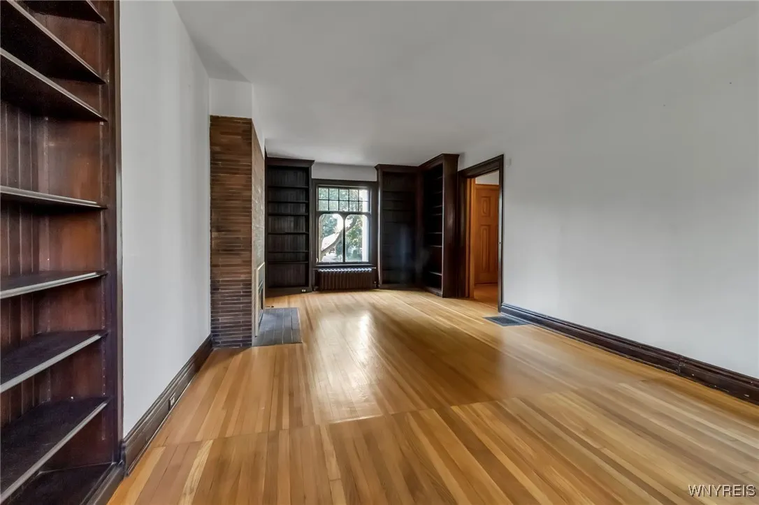 33 Summit Avenue, Buffalo, New York 14214, Buffalo, New York 14214, 4 Bedrooms Bedrooms, 11 Rooms Rooms,2 BathroomsBathrooms,Residential,Closed,33 Summit Avenue, Buffalo, New York 14214,0,B1637026