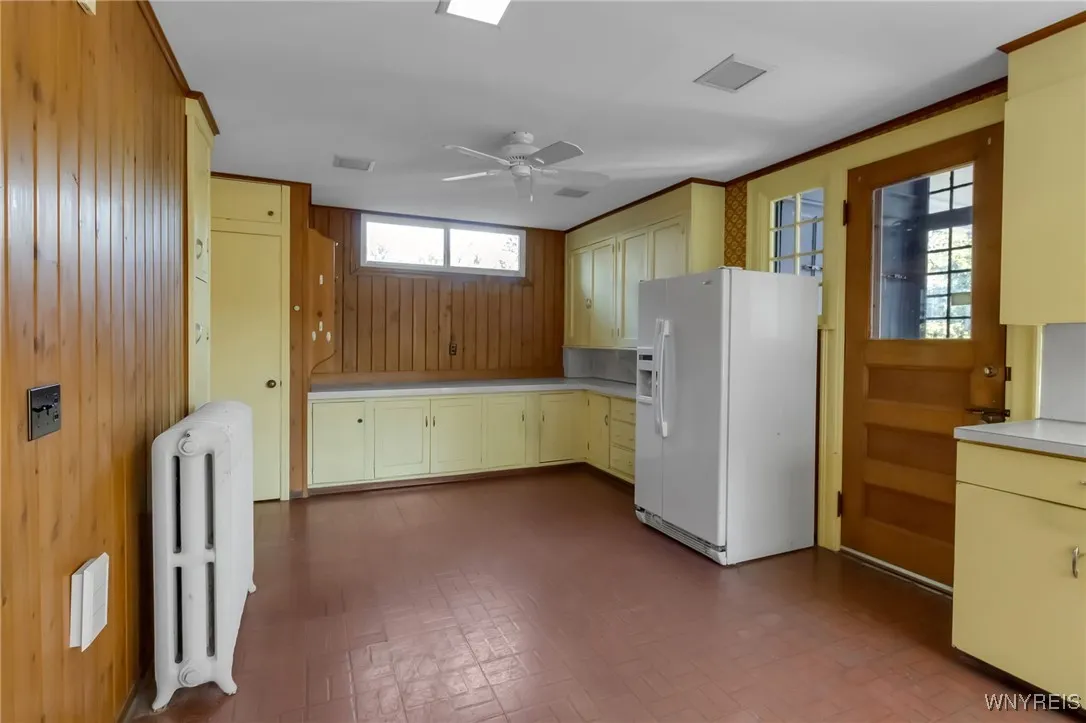 33 Summit Avenue, Buffalo, New York 14214, Buffalo, New York 14214, 4 Bedrooms Bedrooms, 11 Rooms Rooms,2 BathroomsBathrooms,Residential,Closed,33 Summit Avenue, Buffalo, New York 14214,0,B1637026