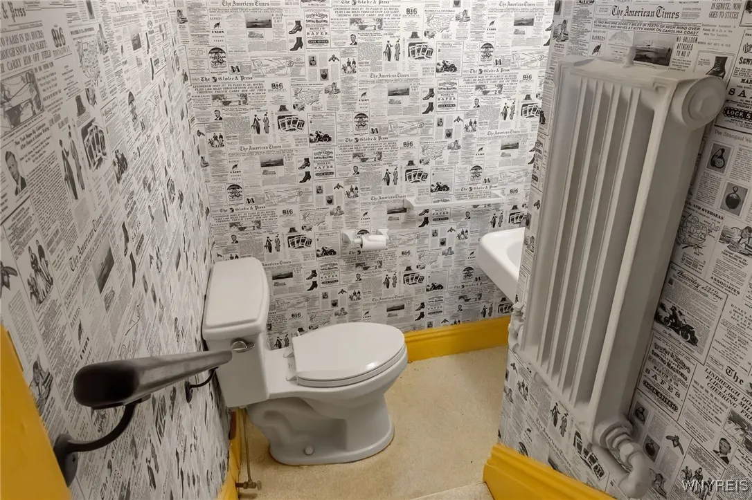 33 Summit Avenue, Buffalo, New York 14214, Buffalo, New York 14214, 4 Bedrooms Bedrooms, 11 Rooms Rooms,2 BathroomsBathrooms,Residential,Closed,33 Summit Avenue, Buffalo, New York 14214,0,B1637026