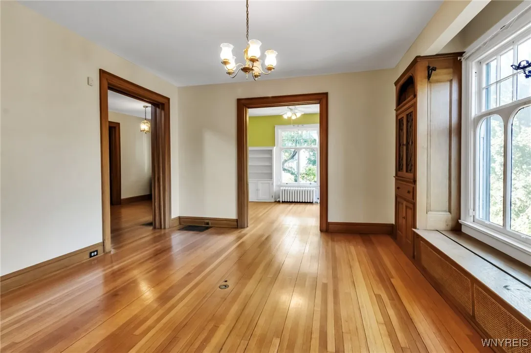 33 Summit Avenue, Buffalo, New York 14214, Buffalo, New York 14214, 4 Bedrooms Bedrooms, 11 Rooms Rooms,2 BathroomsBathrooms,Residential,Closed,33 Summit Avenue, Buffalo, New York 14214,0,B1637026