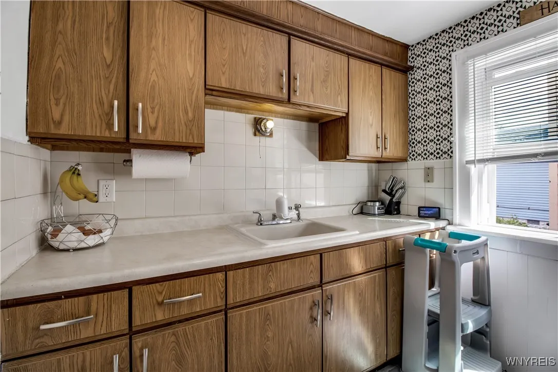 Lower kitchen