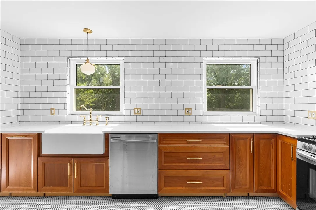 67 Fairmeadow Drive, Brighton, New York 14618, Brighton, New York 14618, 3 Bedrooms Bedrooms, 6 Rooms Rooms,2 BathroomsBathrooms,Residential,Closed,67 Fairmeadow Drive, Brighton, New York 14618,0,R1636828