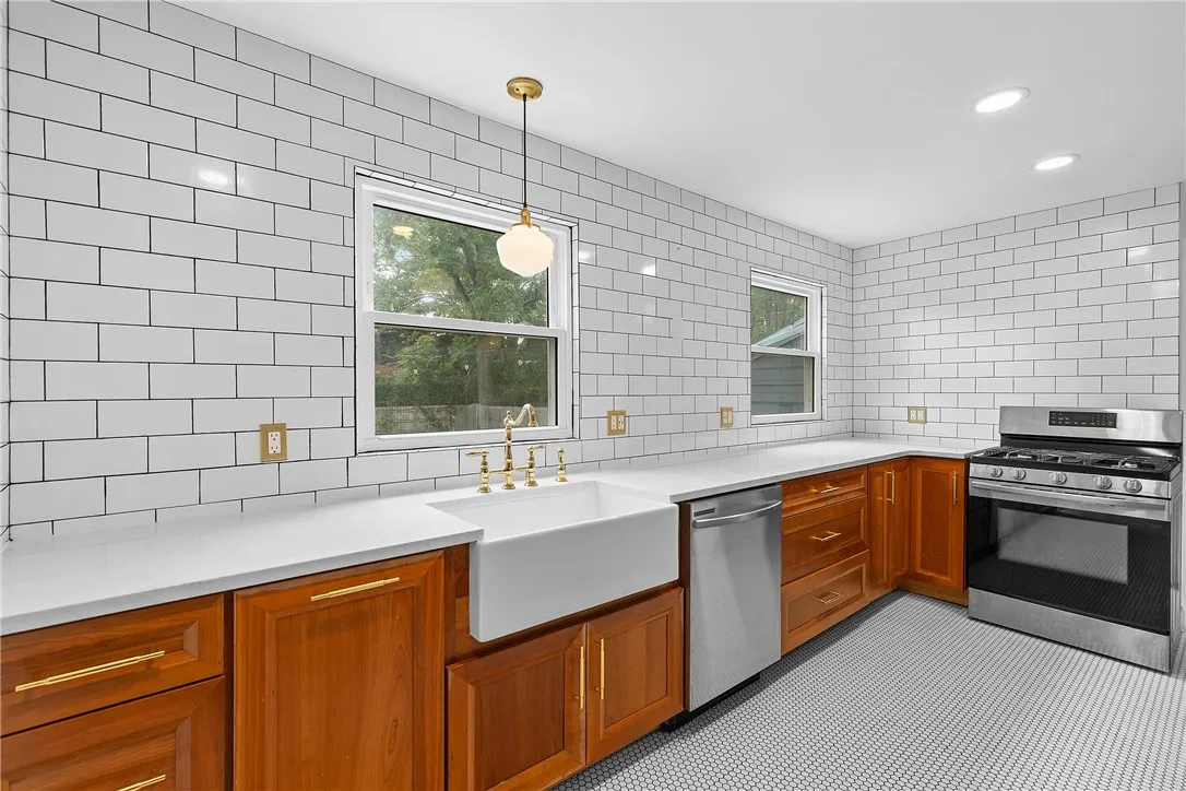67 Fairmeadow Drive, Brighton, New York 14618, Brighton, New York 14618, 3 Bedrooms Bedrooms, 6 Rooms Rooms,2 BathroomsBathrooms,Residential,Closed,67 Fairmeadow Drive, Brighton, New York 14618,0,R1636828