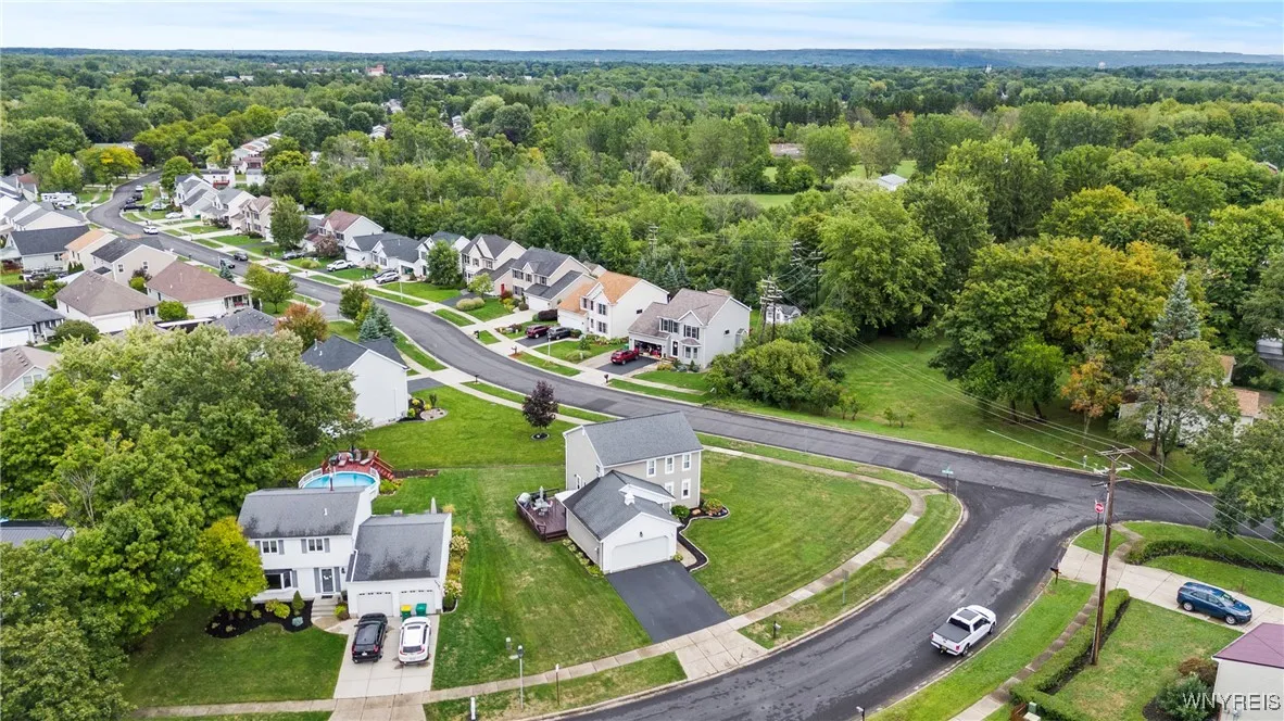180 Crownview, Hamburg, New York 14075, Hamburg, New York 14075, 4 Bedrooms Bedrooms, 8 Rooms Rooms,2 BathroomsBathrooms,Residential,For Sale,180 Crownview, Hamburg, New York 14075,0,B1637240