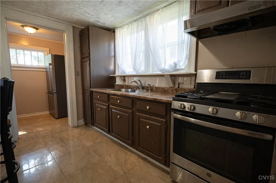 5 Park Street, New Hartford, New York 13413, New Hartford, New York 13413, 3 Bedrooms Bedrooms, 7 Rooms Rooms,2 BathroomsBathrooms,Residential,Closed,5 Park Street, New Hartford, New York 13413,0,S1637274