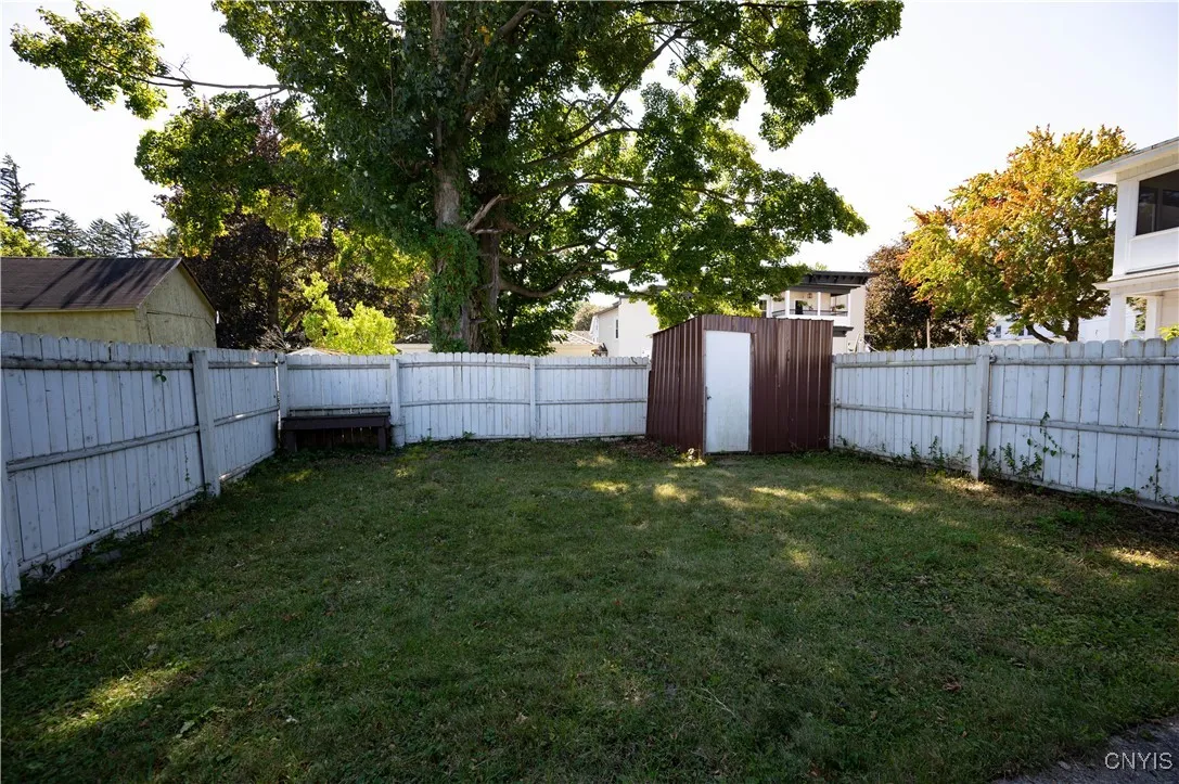 5 Park Street, New Hartford, New York 13413, New Hartford, New York 13413, 3 Bedrooms Bedrooms, 7 Rooms Rooms,2 BathroomsBathrooms,Residential,Closed,5 Park Street, New Hartford, New York 13413,0,S1637274