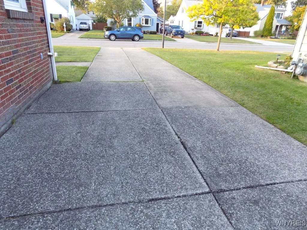 64 Oakridge Avenue, Tonawanda, New York 14217, Tonawanda, New York 14217, 3 Bedrooms Bedrooms, 6 Rooms Rooms,1 BathroomBathrooms,Residential,For Sale,64 Oakridge Avenue, Tonawanda, New York 14217,0,B1627591