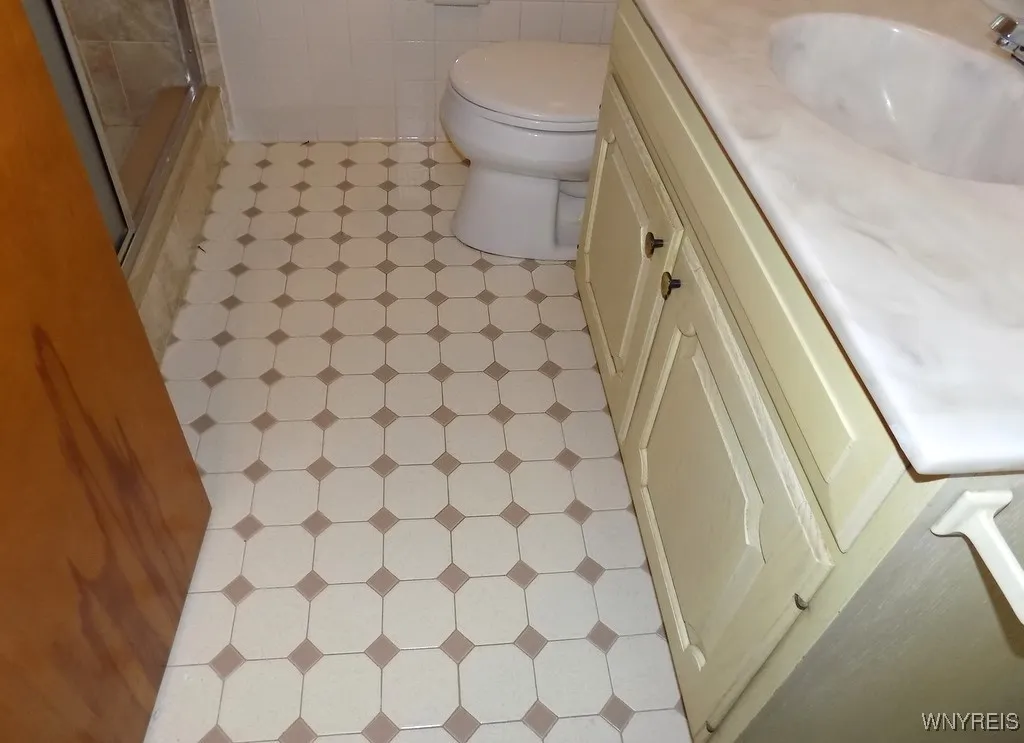64 Oakridge Avenue, Tonawanda, New York 14217, Tonawanda, New York 14217, 3 Bedrooms Bedrooms, 6 Rooms Rooms,1 BathroomBathrooms,Residential,For Sale,64 Oakridge Avenue, Tonawanda, New York 14217,0,B1627591