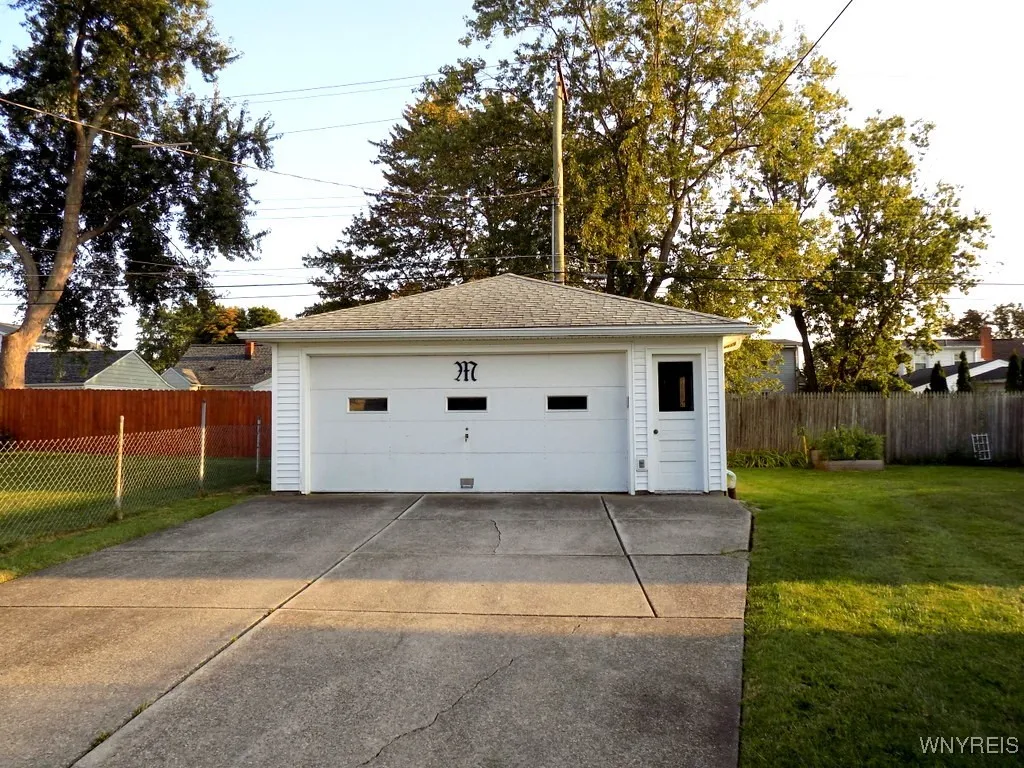 64 Oakridge Avenue, Tonawanda, New York 14217, Tonawanda, New York 14217, 3 Bedrooms Bedrooms, 6 Rooms Rooms,1 BathroomBathrooms,Residential,For Sale,64 Oakridge Avenue, Tonawanda, New York 14217,0,B1627591