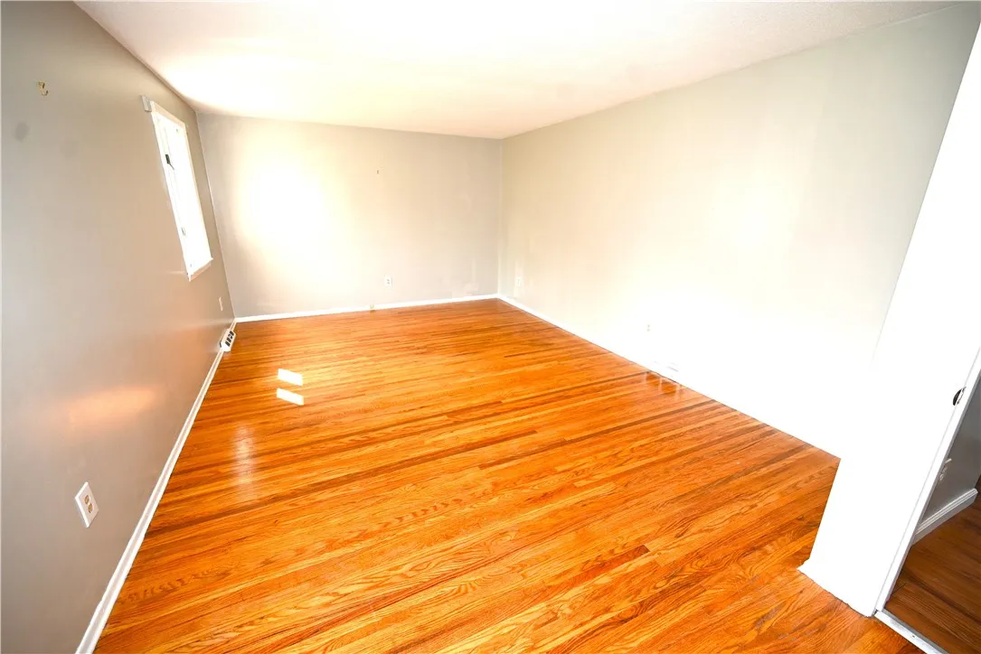 1093 Washington St Lower, Ogden, New York 14559, Ogden, New York 14559, 2 Bedrooms Bedrooms, 4 Rooms Rooms,1 BathroomBathrooms,Residential Lease,For Rent,1093 Washington St Lower, Ogden, New York 14559,0,R1637292