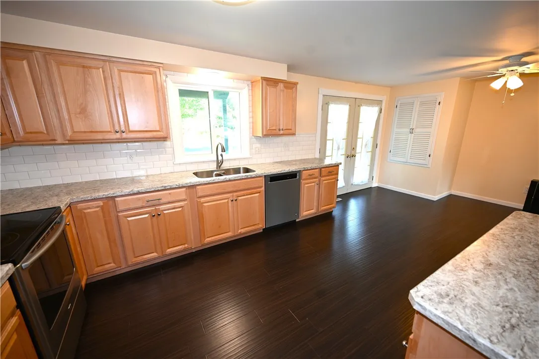 1093 Washington St Lower, Ogden, New York 14559, Ogden, New York 14559, 2 Bedrooms Bedrooms, 4 Rooms Rooms,1 BathroomBathrooms,Residential Lease,For Rent,1093 Washington St Lower, Ogden, New York 14559,0,R1637292