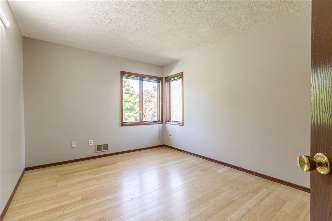 45 Pinewood, Chili, New York 14624, Chili, New York 14624, 3 Bedrooms Bedrooms, 8 Rooms Rooms,2 BathroomsBathrooms,Residential,Closed,45 Pinewood, Chili, New York 14624,0,R1636812