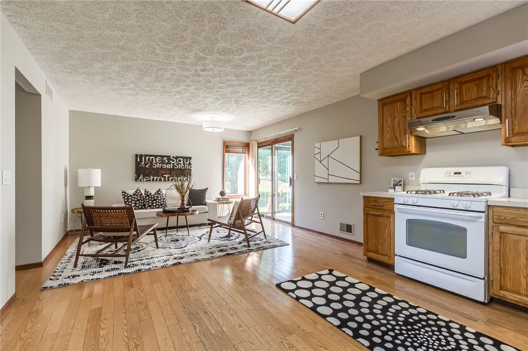 45 Pinewood, Chili, New York 14624, Chili, New York 14624, 3 Bedrooms Bedrooms, 8 Rooms Rooms,2 BathroomsBathrooms,Residential,Closed,45 Pinewood, Chili, New York 14624,0,R1636812