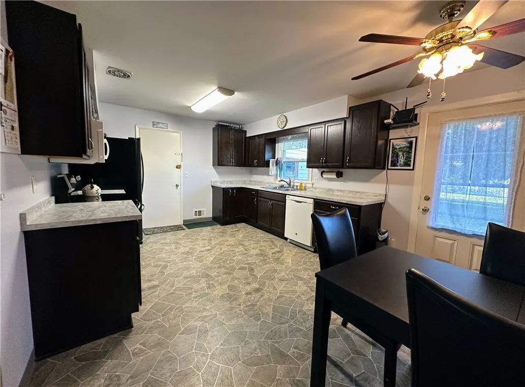 10 Nova Lane, Gates, New York 14606, Gates, New York 14606, 3 Bedrooms Bedrooms, 7 Rooms Rooms,1 BathroomBathrooms,Residential,Closed,10 Nova Lane, Gates, New York 14606,0,R1636776