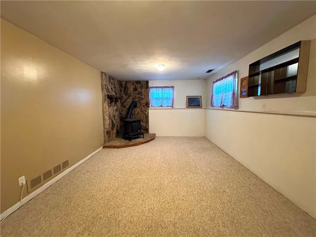 10 Nova Lane, Gates, New York 14606, Gates, New York 14606, 3 Bedrooms Bedrooms, 7 Rooms Rooms,1 BathroomBathrooms,Residential,Closed,10 Nova Lane, Gates, New York 14606,0,R1636776