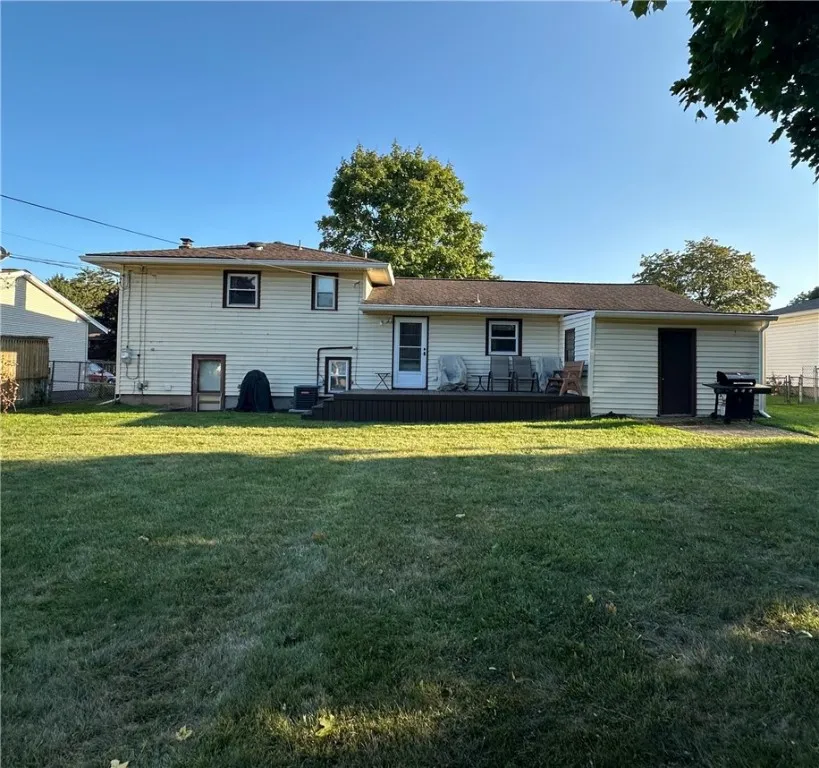 10 Nova Lane, Gates, New York 14606, Gates, New York 14606, 3 Bedrooms Bedrooms, 7 Rooms Rooms,1 BathroomBathrooms,Residential,Closed,10 Nova Lane, Gates, New York 14606,0,R1636776