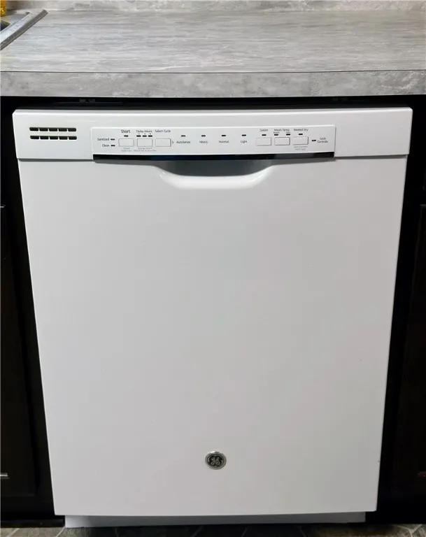 10 Nova Lane, Gates, New York 14606, Gates, New York 14606, 3 Bedrooms Bedrooms, 7 Rooms Rooms,1 BathroomBathrooms,Residential,Closed,10 Nova Lane, Gates, New York 14606,0,R1636776