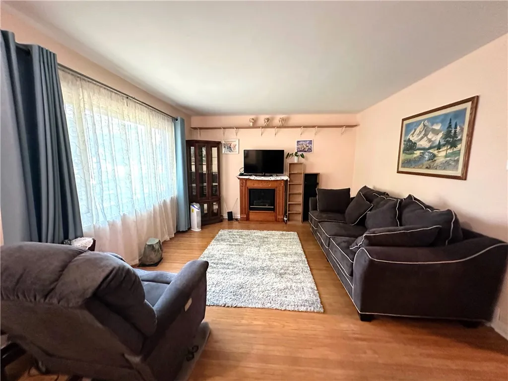 10 Nova Lane, Gates, New York 14606, Gates, New York 14606, 3 Bedrooms Bedrooms, 7 Rooms Rooms,1 BathroomBathrooms,Residential,Closed,10 Nova Lane, Gates, New York 14606,0,R1636776