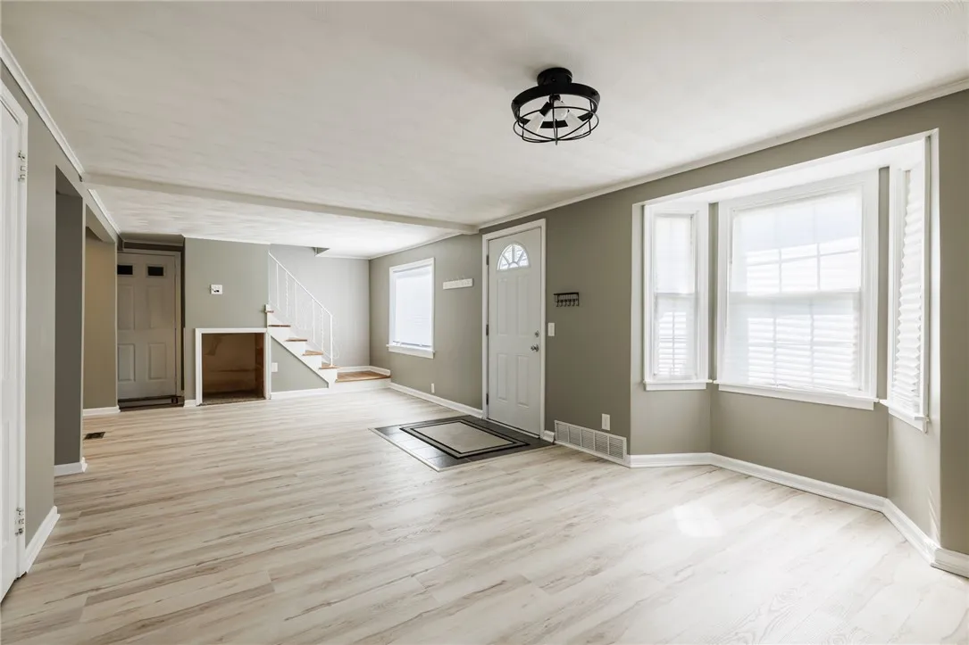 2986 Lyell Road, Gates, New York 14606, Gates, New York 14606, 2 Bedrooms Bedrooms, 6 Rooms Rooms,2 BathroomsBathrooms,Residential,Closed,2986 Lyell Road, Gates, New York 14606,0,R1636644