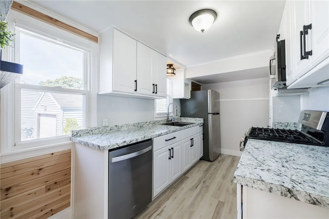 2986 Lyell Road, Gates, New York 14606, Gates, New York 14606, 2 Bedrooms Bedrooms, 6 Rooms Rooms,2 BathroomsBathrooms,Residential,Closed,2986 Lyell Road, Gates, New York 14606,0,R1636644