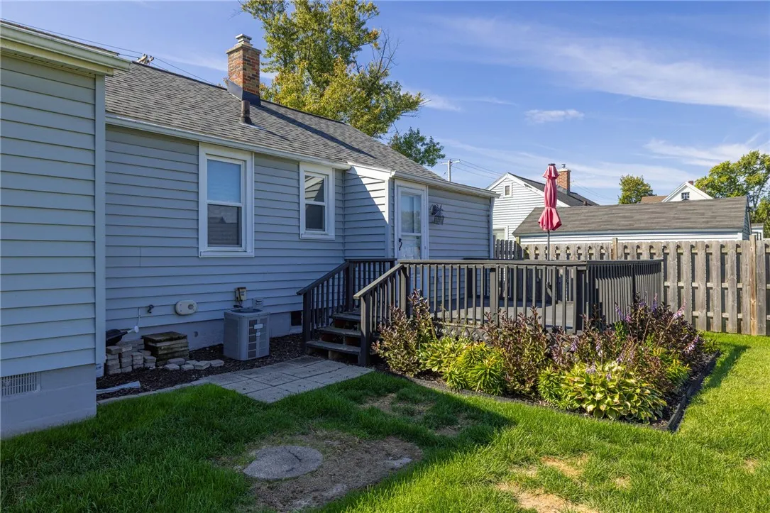 2986 Lyell Road, Gates, New York 14606, Gates, New York 14606, 2 Bedrooms Bedrooms, 6 Rooms Rooms,2 BathroomsBathrooms,Residential,Closed,2986 Lyell Road, Gates, New York 14606,0,R1636644