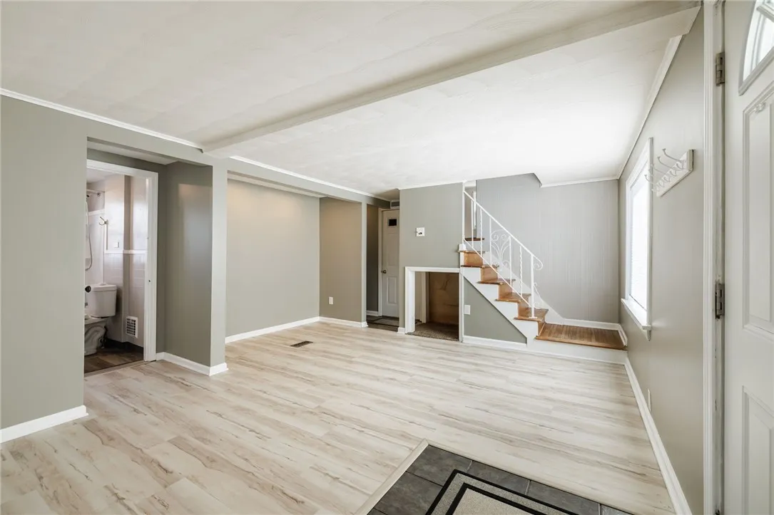 2986 Lyell Road, Gates, New York 14606, Gates, New York 14606, 2 Bedrooms Bedrooms, 6 Rooms Rooms,2 BathroomsBathrooms,Residential,Closed,2986 Lyell Road, Gates, New York 14606,0,R1636644