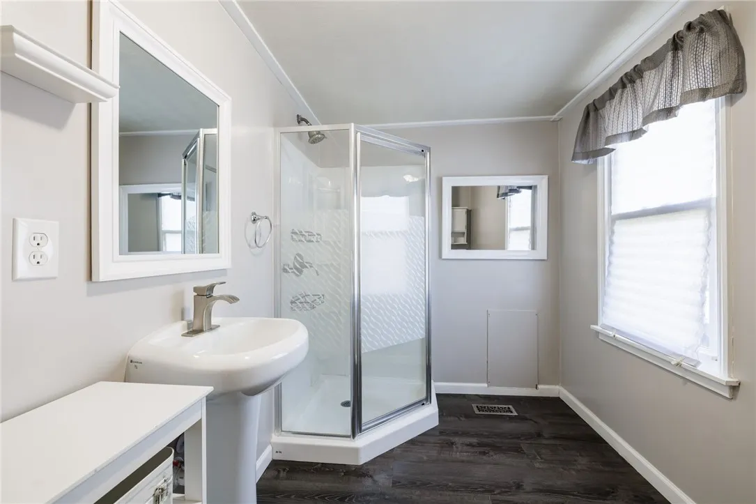 2986 Lyell Road, Gates, New York 14606, Gates, New York 14606, 2 Bedrooms Bedrooms, 6 Rooms Rooms,2 BathroomsBathrooms,Residential,Closed,2986 Lyell Road, Gates, New York 14606,0,R1636644