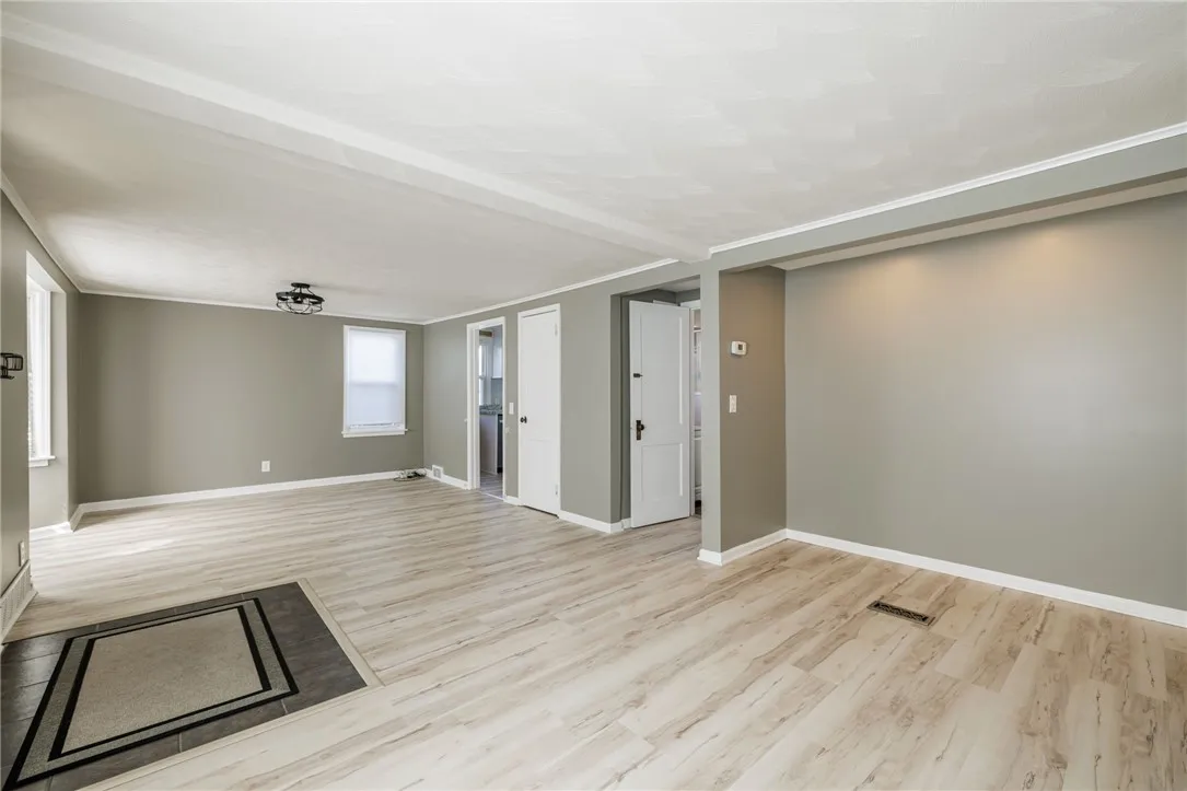 2986 Lyell Road, Gates, New York 14606, Gates, New York 14606, 2 Bedrooms Bedrooms, 6 Rooms Rooms,2 BathroomsBathrooms,Residential,Closed,2986 Lyell Road, Gates, New York 14606,0,R1636644