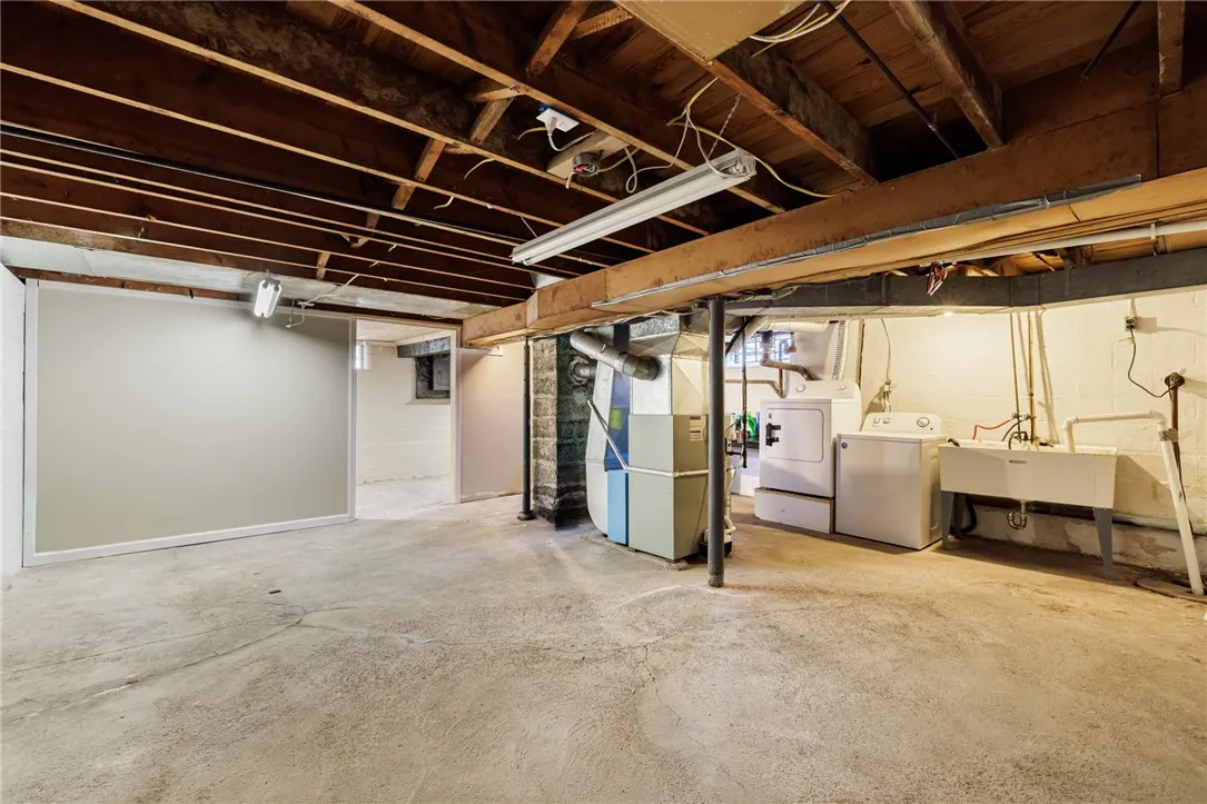 2986 Lyell Road, Gates, New York 14606, Gates, New York 14606, 2 Bedrooms Bedrooms, 6 Rooms Rooms,2 BathroomsBathrooms,Residential,Closed,2986 Lyell Road, Gates, New York 14606,0,R1636644