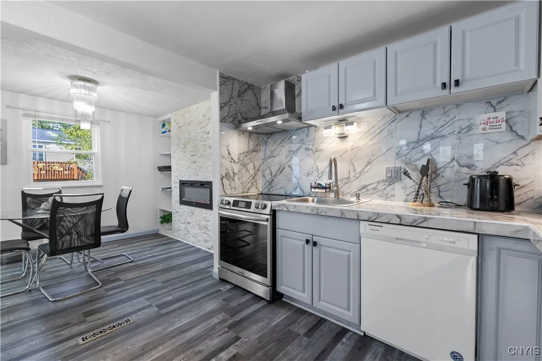 8112 Weblank Way, Clay, New York 13041, Clay, New York 13041, 3 Bedrooms Bedrooms, 7 Rooms Rooms,1 BathroomBathrooms,Residential,Closed,8112 Weblank Way, Clay, New York 13041,0,S1636772